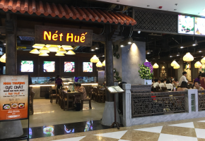 Không gian nhà hàng Nét Huế Time City